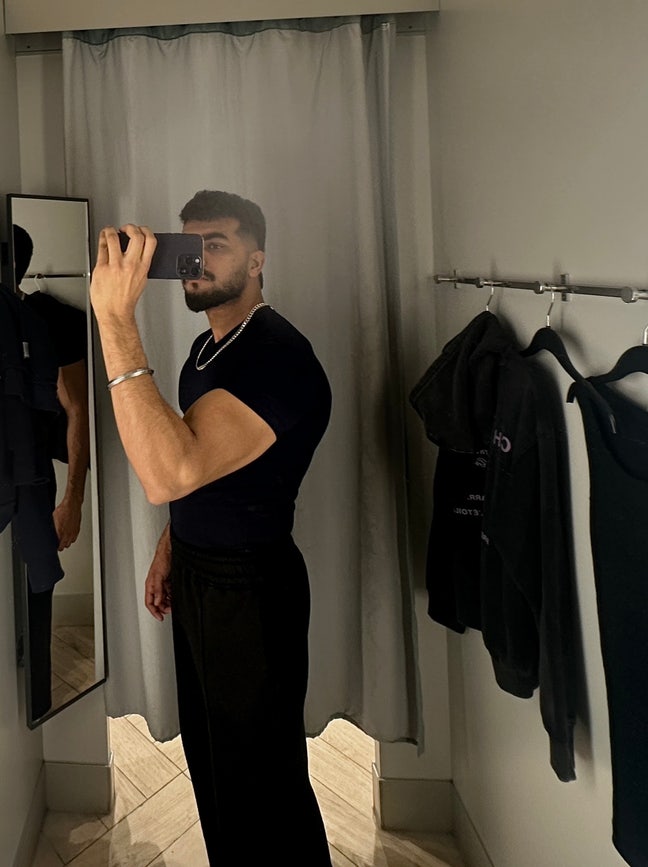 Professional Male seeks a single or double room Main Photo