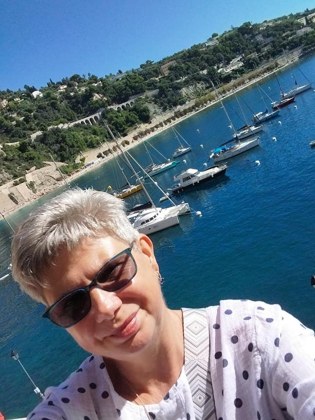 I am a professional female aged 60. I am look... Main Photo