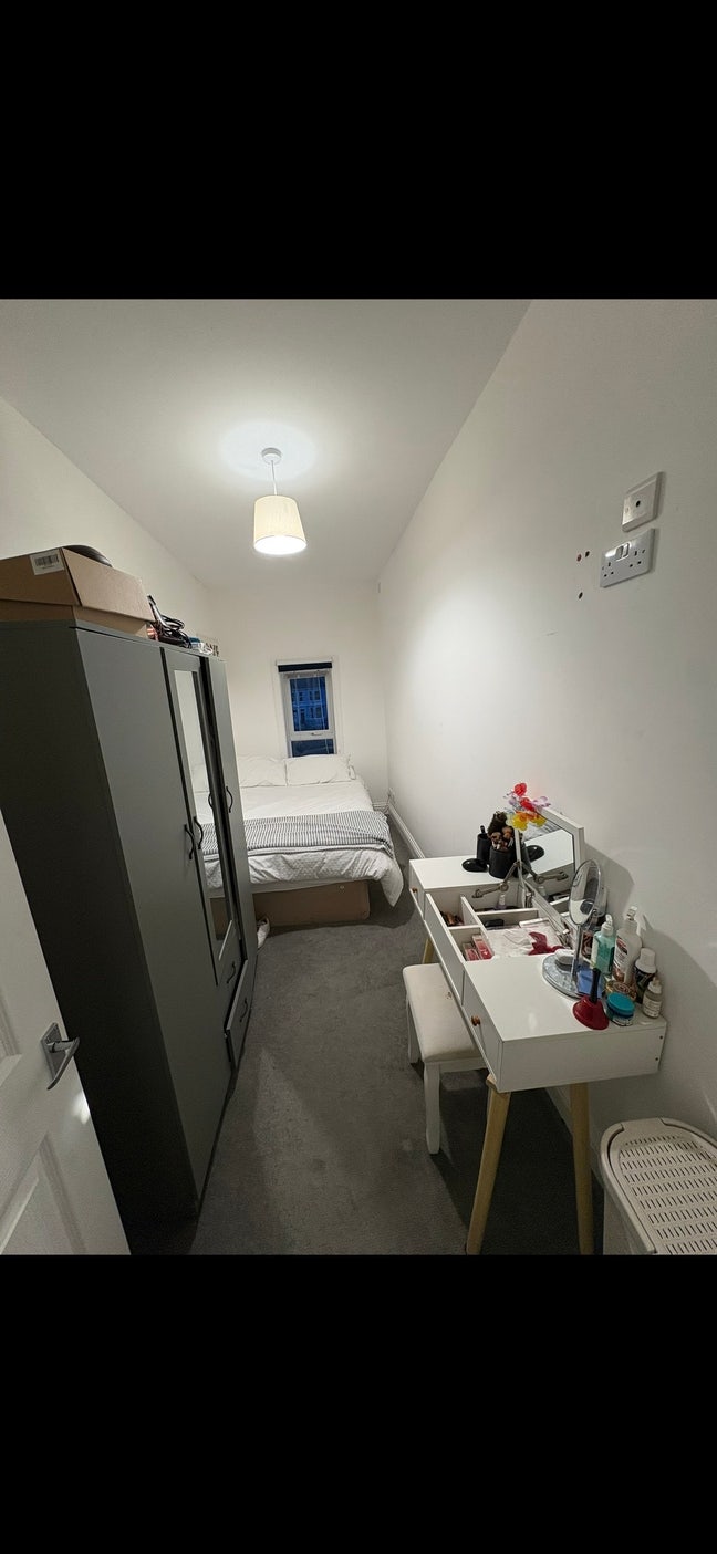 Double room to rent on the Hoe Main Photo