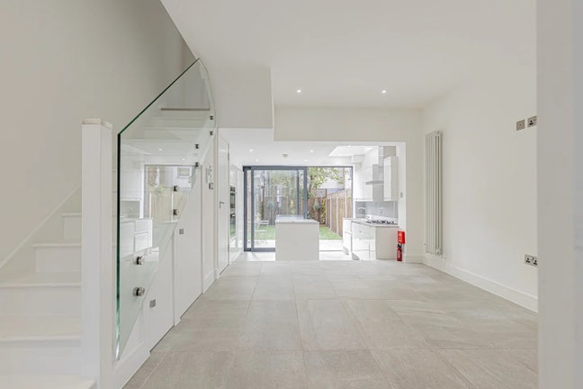 2 rooms available in shared 4 bedroom house  Main Photo