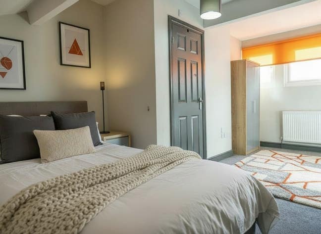 Sheffield room in shared house - bills included Main Photo