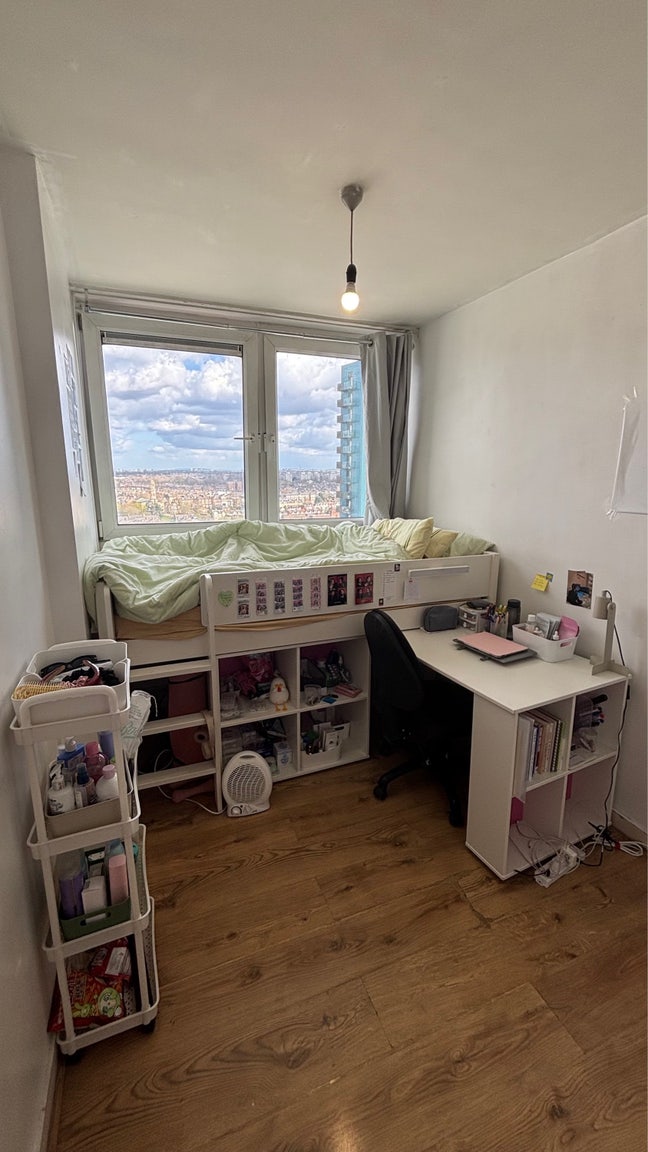 Bright Single Room in Zone 2 (SW18)- City View 🌃 Main Photo