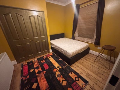  Cosy  room  for  a  female  Main Photo