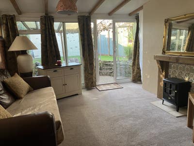 2 minutes walk to the hospital.  Main Photo