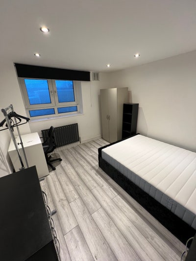 Clean double room in Liverpool Street Brick Lane Main Photo