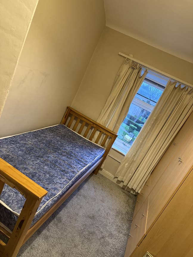Room available for single female student in house Main Photo