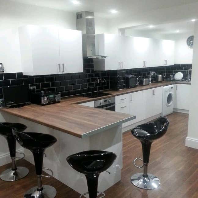 Double Room With Own Private Access & Off-Suite  Main Photo