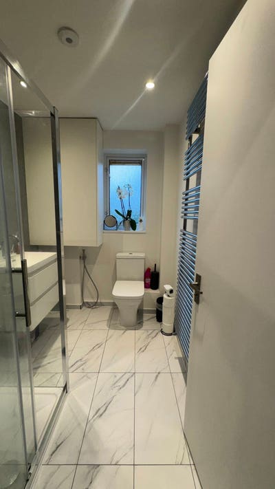 🌸 Double Room for One Female – Loughton Main Photo