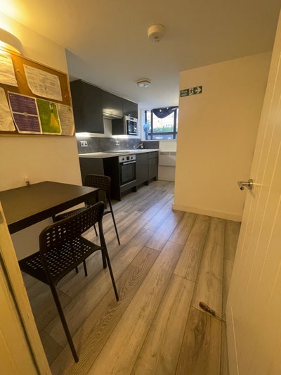 Modern Professional one bed  Flat - RG1 Main Photo