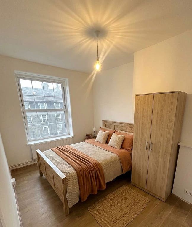 Lovely Double next to Liverpool Street | Aldgate Main Photo