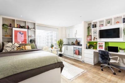 Studio in Aldgate（May-September） Main Photo