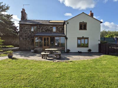 Cosy Cottage Room–Animals, Views & Peaceful Living Main Photo