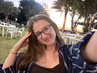 I am a law and business student and I’m loo... Main Photo