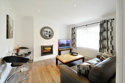 &pound;1000pcm. All Bills Included 1 bedroom Apartment. Main Photo