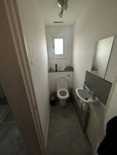 Room to rent for a student  Main Photo