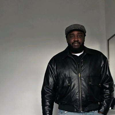 Professional Male seeks a double room Main Photo