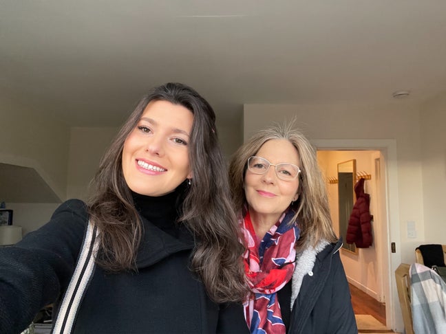 Professional Female seeks a double room Main Photo