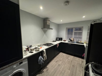 ✨ Spacious Double Room | Bills Included ✨ Main Photo