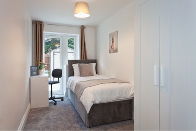 Brand New Room in The Heart of Staines  Main Photo