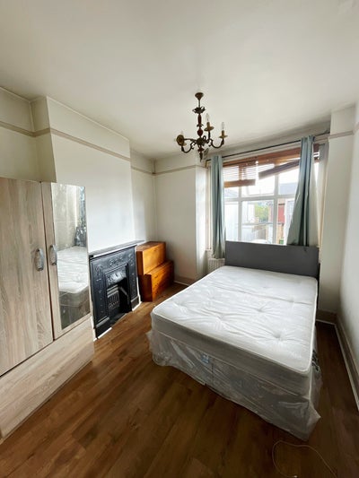 All Bills inc, All Female House Two Rooms Uxbridge Main Photo