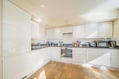 Spacious En-suite in London Fields 🌿 Only 2 ppl Main Photo