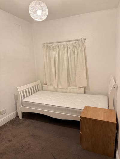 Single Room for Rent in London NW9  Main Photo