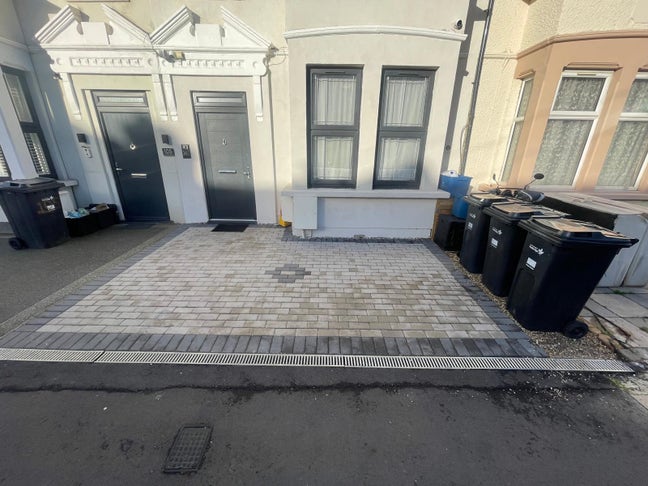 Modern En-Suite Double | Bills Included Main Photo