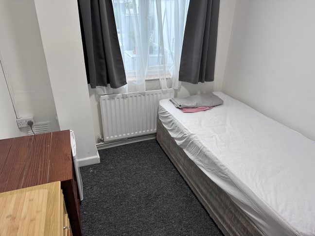 Single room available  Main Photo