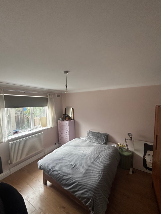 Spacious double room - Seven Sisters  Main Photo