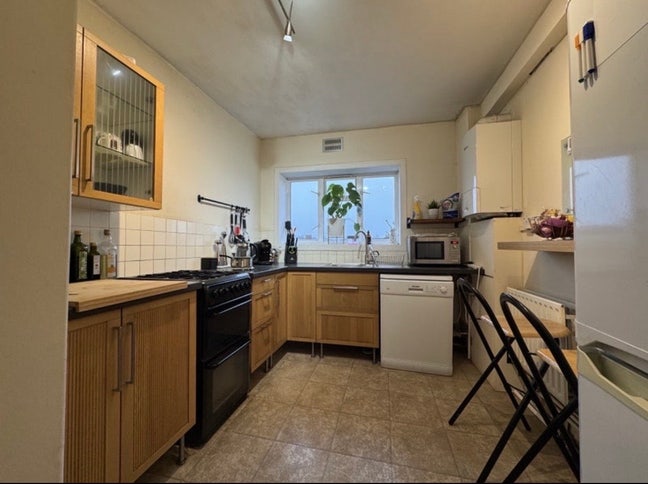 🏡 Double Available in Friendly and Clean Flat ✨ Main Photo