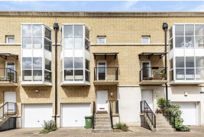 Double Bedroom Available in Surrey Quays Main Photo