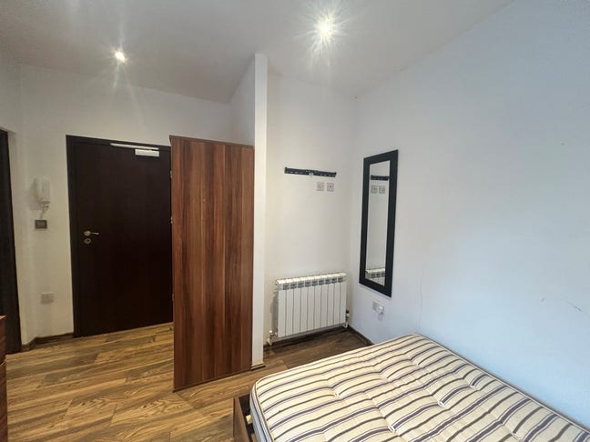 Broadway En-Suite &pound;510pcm All Bills Included Main Photo