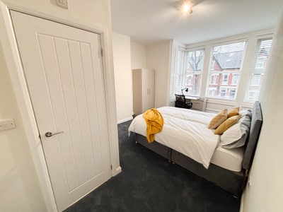 All Ensuite / Private Bathroom Houseshare Main Photo