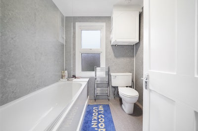 Ealing 2 - Beautiful Home *Newly Refurbished* Main Photo