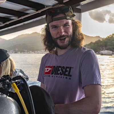 Young professional looking for friendly flat Main Photo