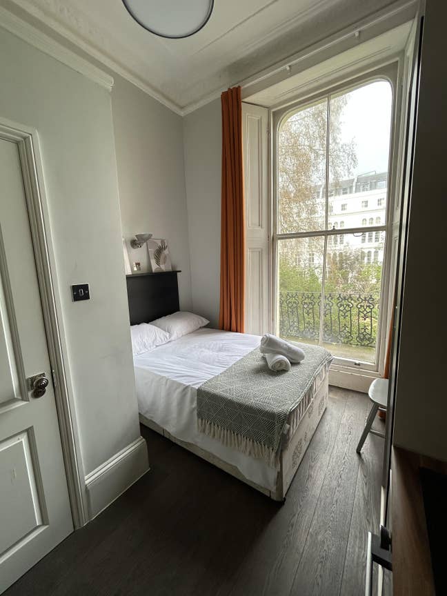 40-09 Studio Flat, Leinster Square, W2 Main Photo