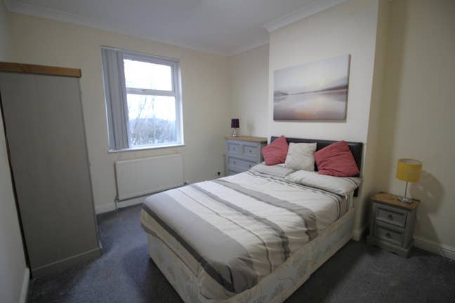 Furnished Double Room - Bills Included Main Photo