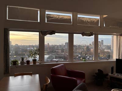 Double Bed Ensuite (Pool and Gym onsite) Main Photo