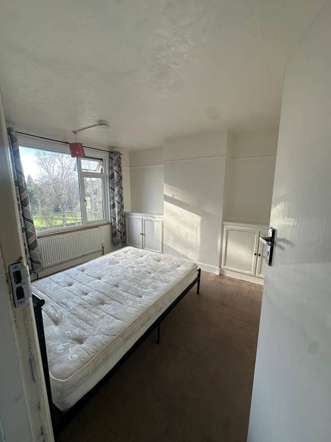 Large double room - LU2 Main Photo