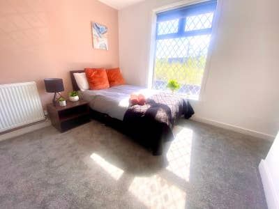 🏡 Modern Rooms Bolton | Bills Inc. | Reposit Main Photo