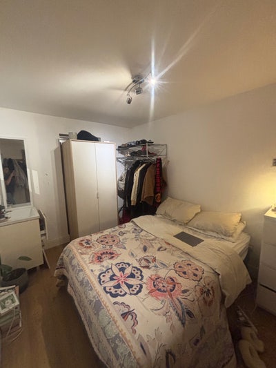 Double room in flat in Harringay Green Lanes  Main Photo