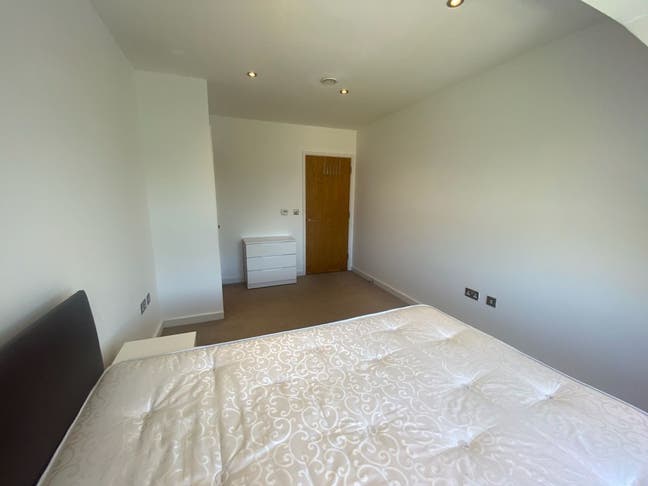 Double Room in Gorgeous Flat in North Ealing Area Main Photo