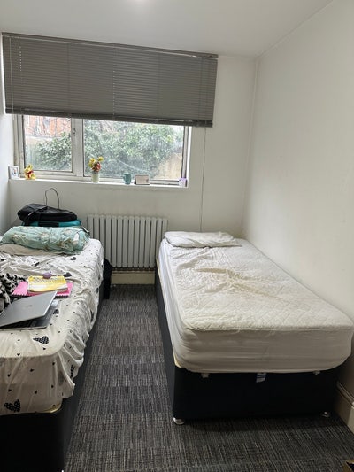 One bed space in a double room Main Photo