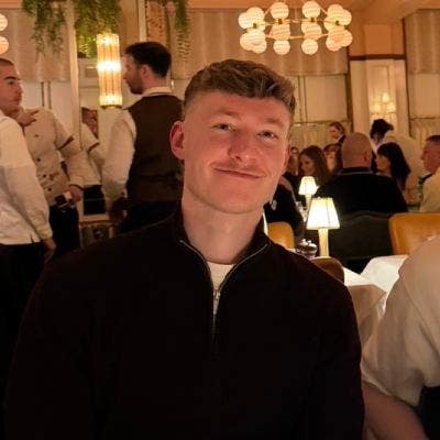 Looking for a double en-suite room in zone 2 Main Photo