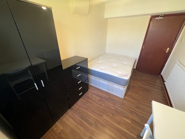 Comfortable Room with Garden near Dollis Hill 8min Main Photo