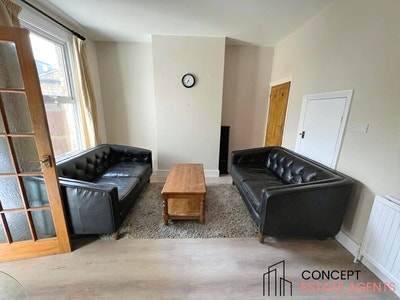 3 Bed House on Grove Road, Colliers Wood, SW19 Main Photo