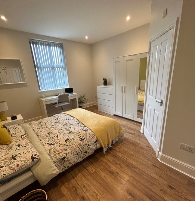 The Lincoln  Main Photo