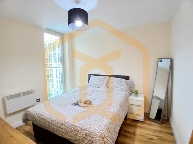 Single bedroom available in the city center Main Photo