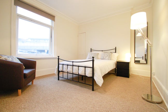 Ensuite Room in Town Centre - Great Location Main Photo