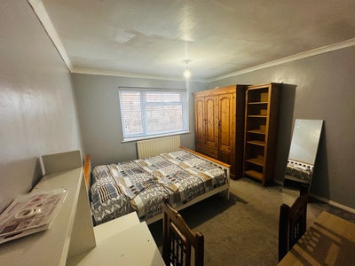 Large King Size Bedroom. Indian Couple friendly. Main Photo